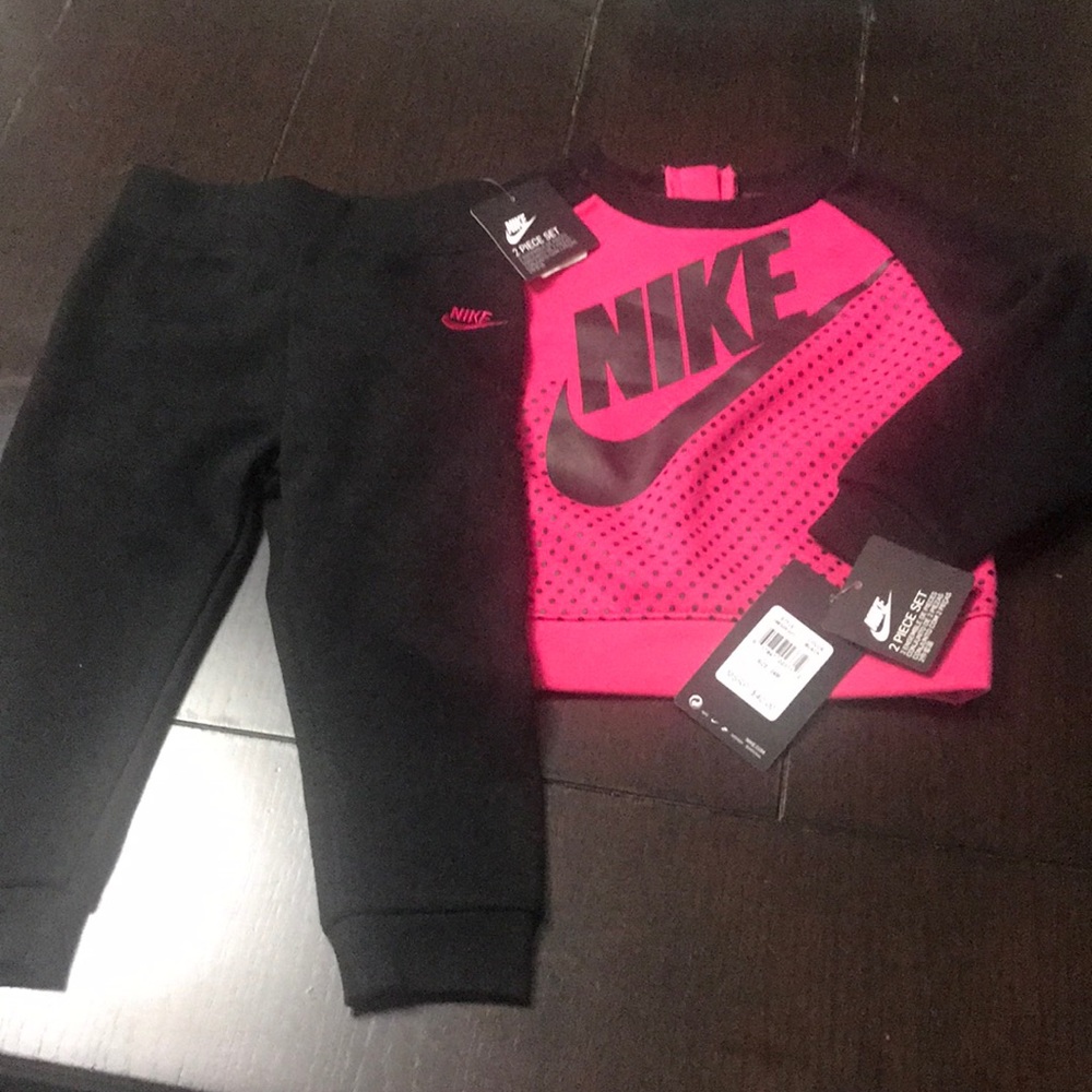 Nike crew jogger set